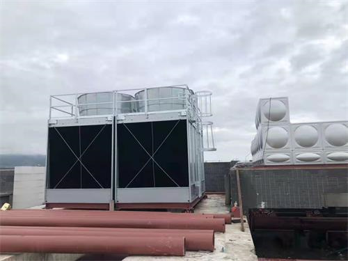 具有節(jié)水和消白煙功能的大型工業(yè)冷卻塔